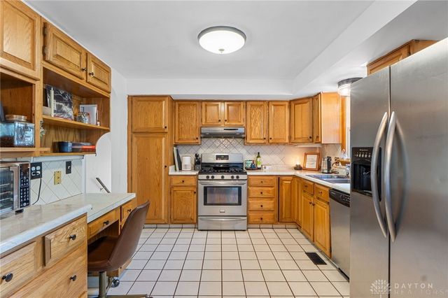 1606 Hillrose Place, Fairborn, OH 45324