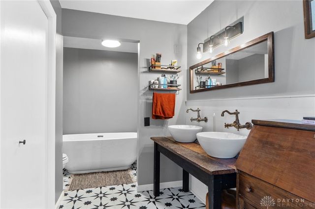 1606 Hillrose Place, Fairborn, OH 45324