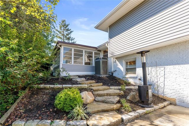 1606 Hillrose Place, Fairborn, OH 45324