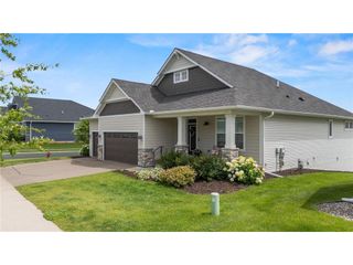 490 Elizabeth Way, Hudson, WI 54016
