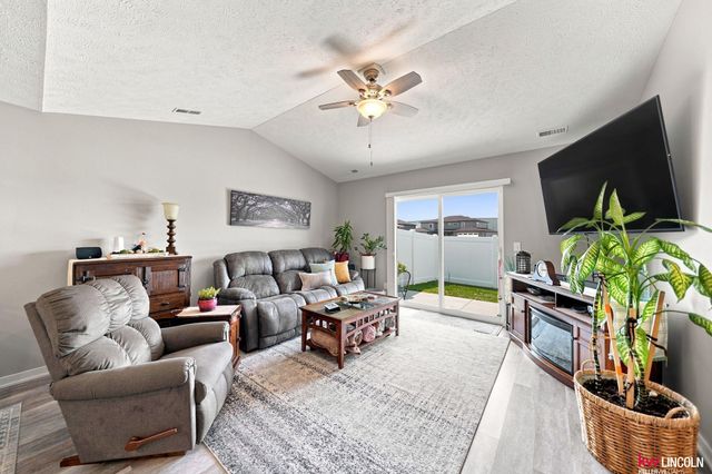 4823 N 36th Street, Lincoln, NE 68524