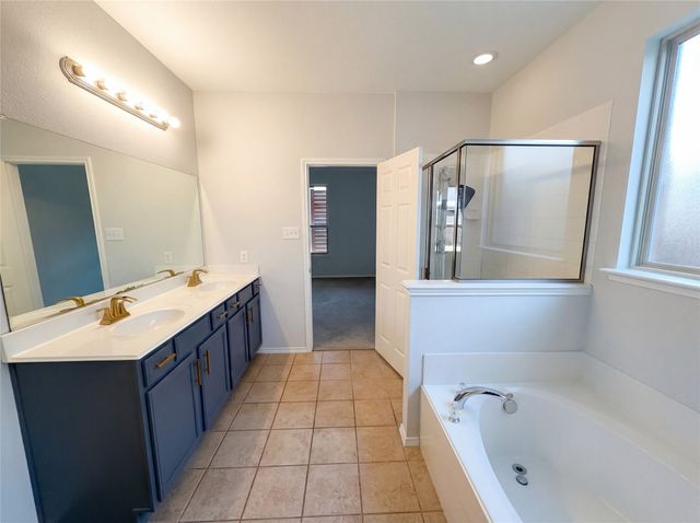 8925 Brook Hill Lane, Fort Worth, TX 76244