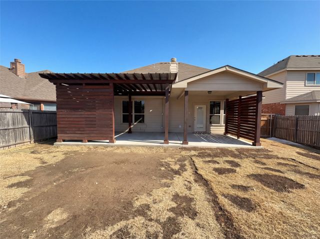 8925 Brook Hill Lane, Fort Worth, TX 76244