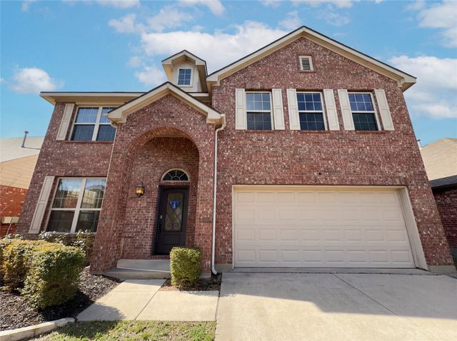 8925 Brook Hill Lane, Fort Worth, TX 76244