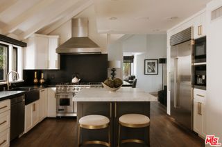 7825 Torreyson Drive, Los Angeles, CA 90046