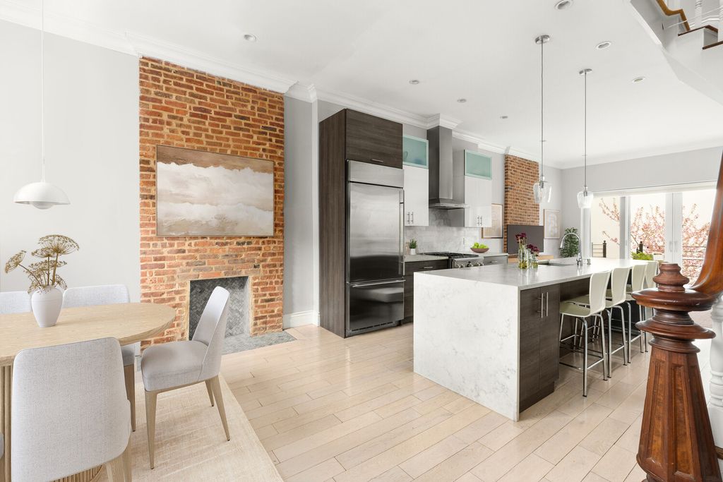 435A CLASSON Avenue, New York City, NY 11238