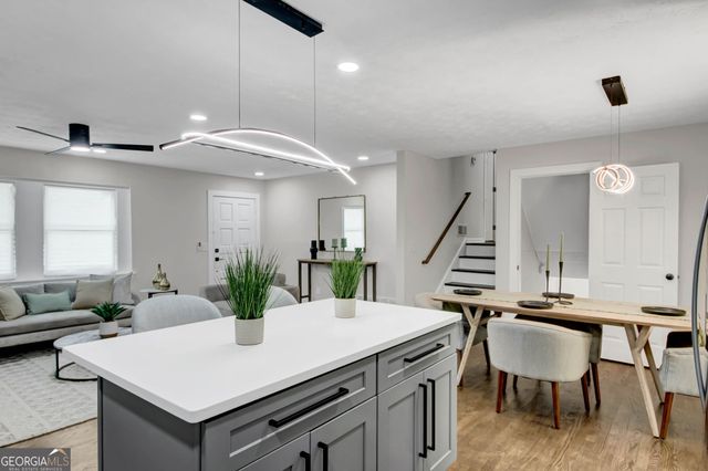 925 Majesty Lane, Morrow, GA 30260
