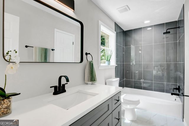 925 Majesty Lane, Morrow, GA 30260