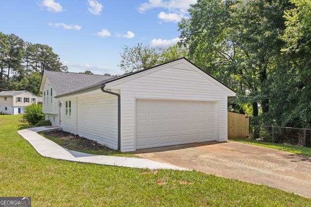 925 Majesty Lane, Morrow, GA 30260
