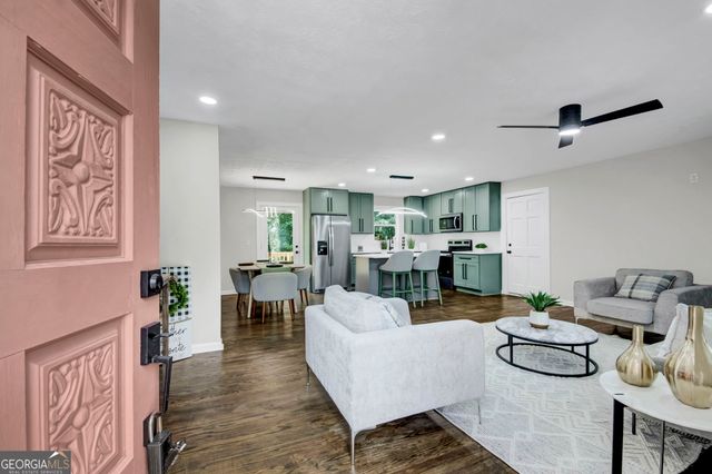 925 Majesty Lane, Morrow, GA 30260