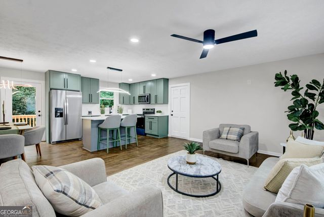 925 Majesty Lane, Morrow, GA 30260