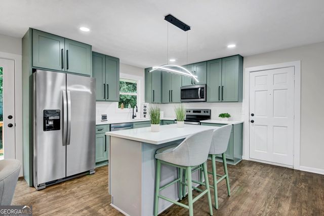 925 Majesty Lane, Morrow, GA 30260