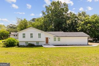 925 Majesty Lane, Morrow, GA 30260