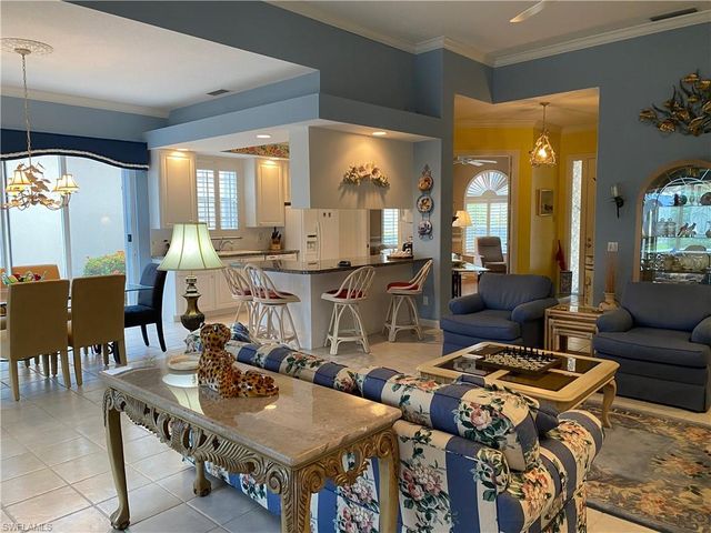 3941 Isla Ciudad CT, Naples, FL 34109