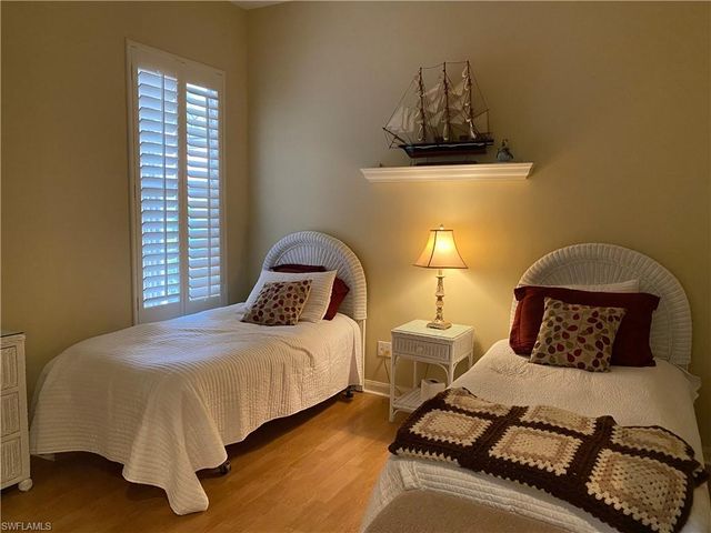 3941 Isla Ciudad CT, Naples, FL 34109