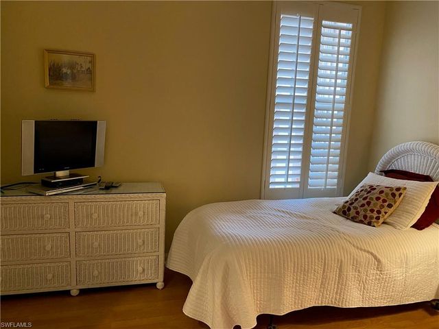 3941 Isla Ciudad CT, Naples, FL 34109