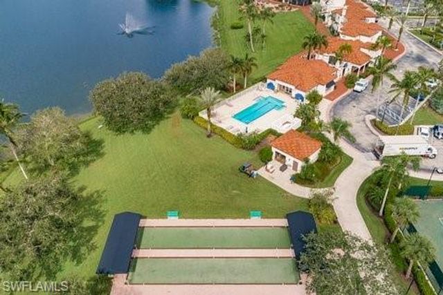 3941 Isla Ciudad CT, Naples, FL 34109