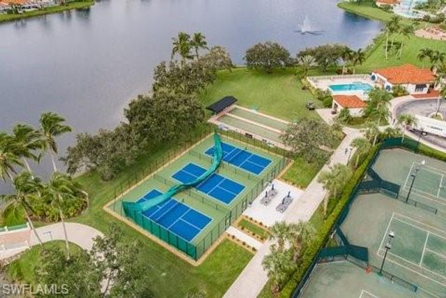 3941 Isla Ciudad CT, Naples, FL 34109