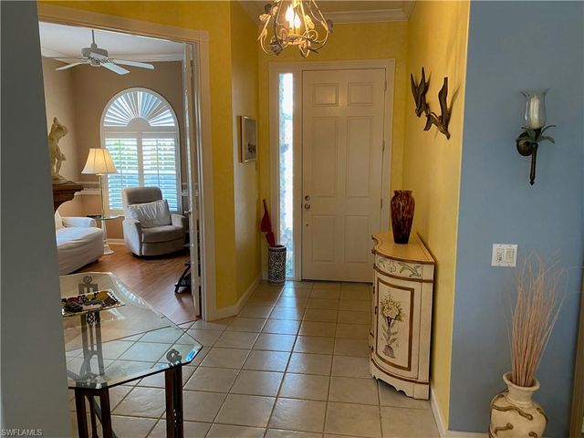 3941 Isla Ciudad CT, Naples, FL 34109
