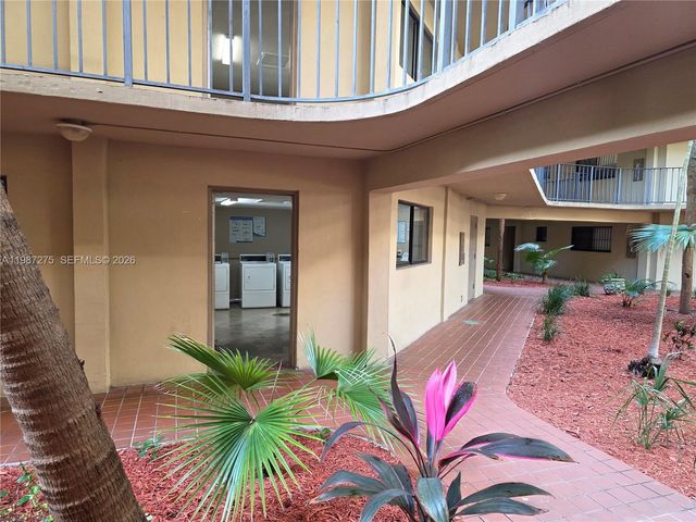 8615 NW 8th Street 319, Miami, FL 33126