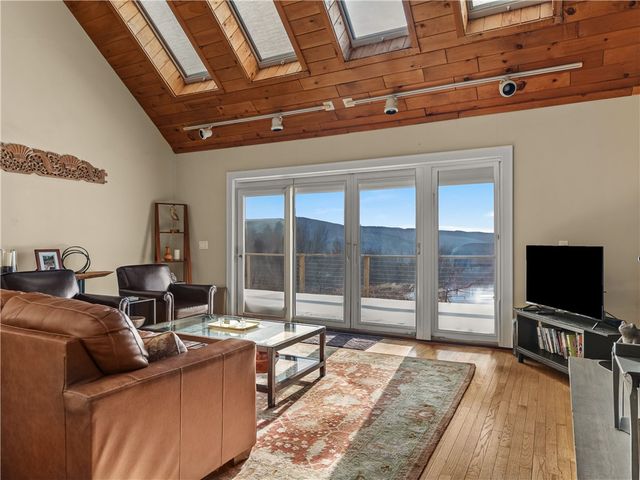 180 Fox Ridge Road, Middletown, NY 12455