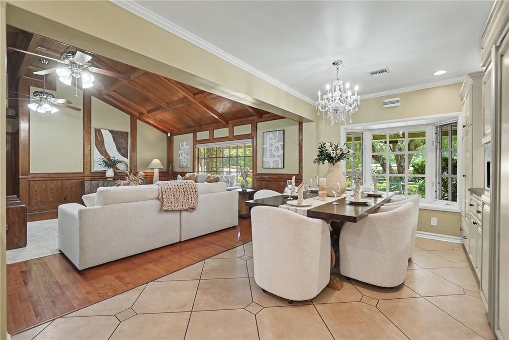 Image 14 of property listing at 20537 E Covina Hills Rd, Covina, CA 91724
