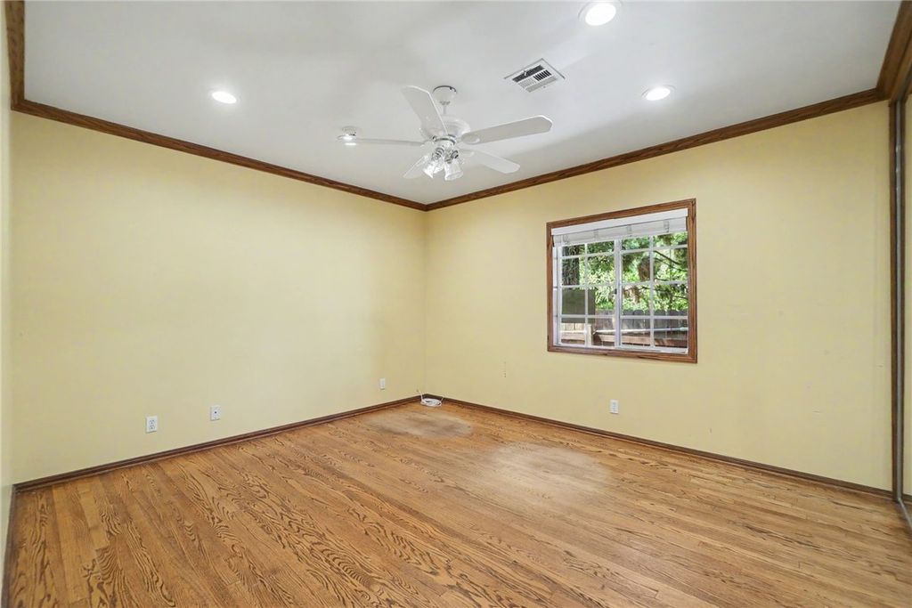 Image 29 of property listing at 20537 E Covina Hills Rd, Covina, CA 91724