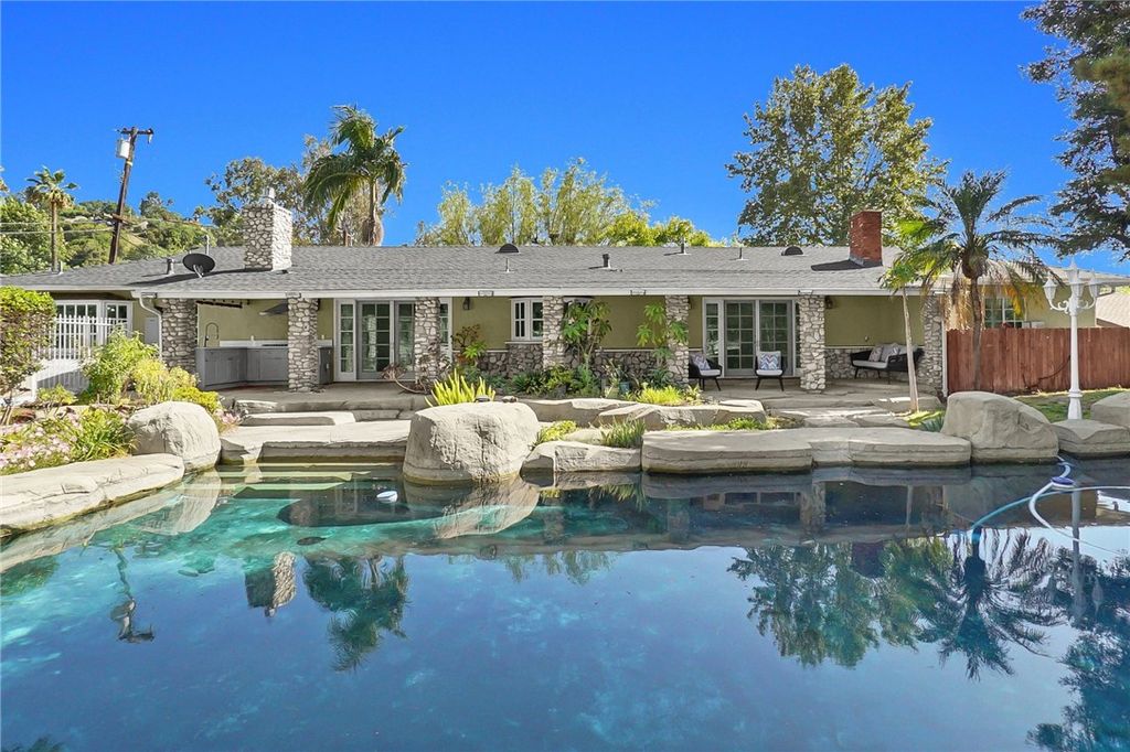 Image 43 of property listing at 20537 E Covina Hills Rd, Covina, CA 91724