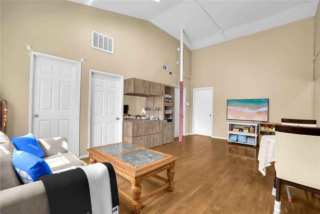 Image 49 of property listing at 20537 E Covina Hills Rd, Covina, CA 91724