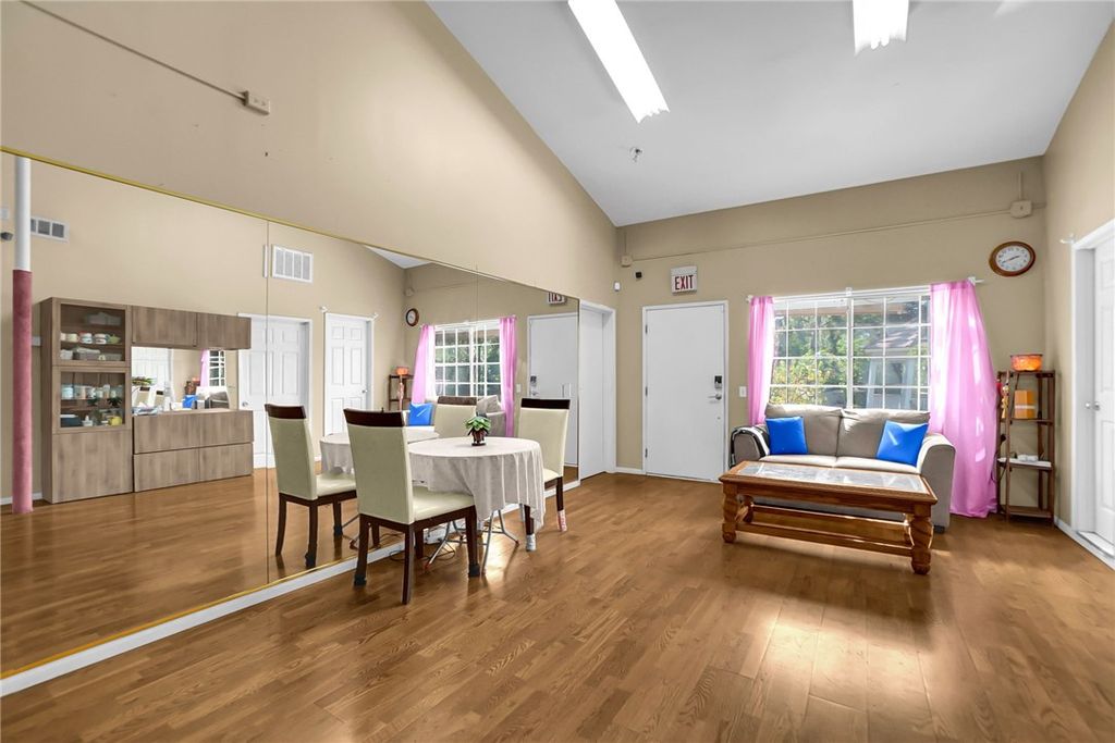 Image 51 of property listing at 20537 E Covina Hills Rd, Covina, CA 91724