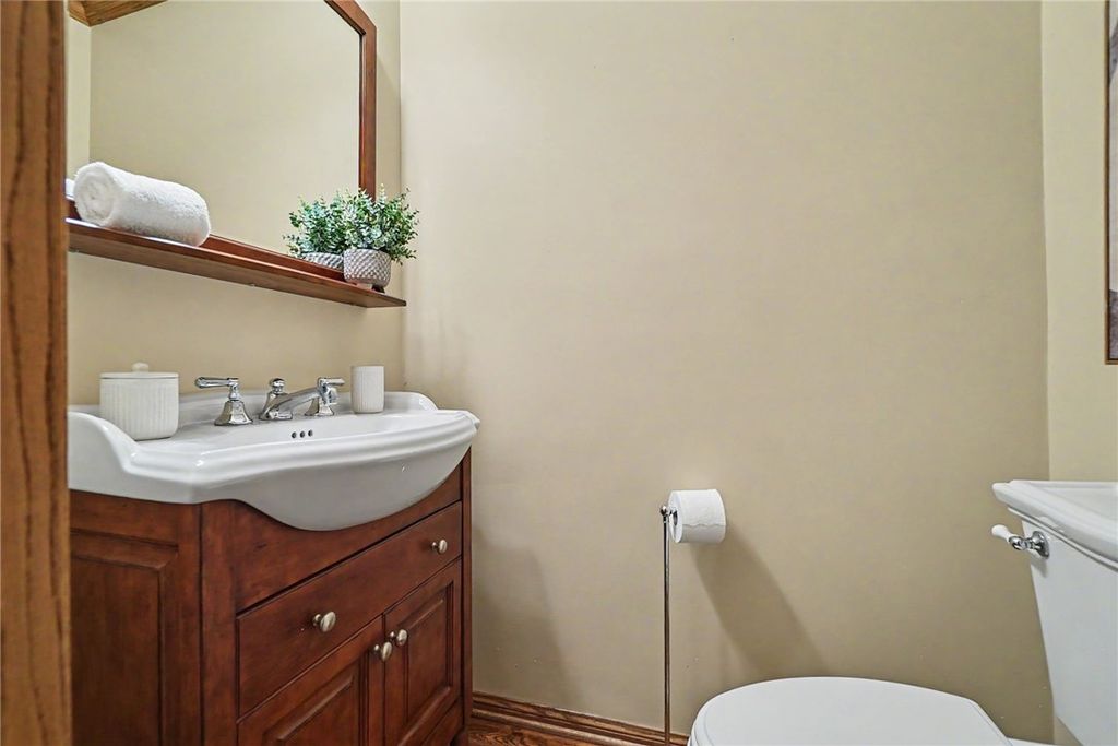 Image 9 of property listing at 20537 E Covina Hills Rd, Covina, CA 91724