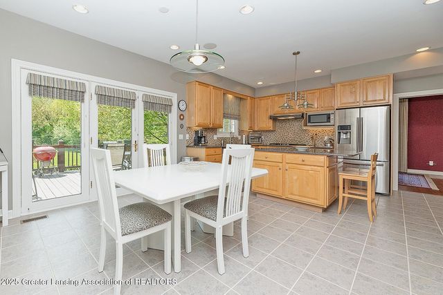 2073 Birch Bluff Drive, Okemos, MI 48864