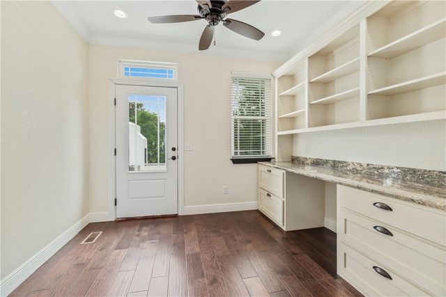 212 NW G Street, Bentonville, AR 72712