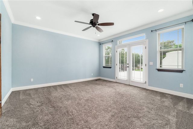 212 NW G Street, Bentonville, AR 72712