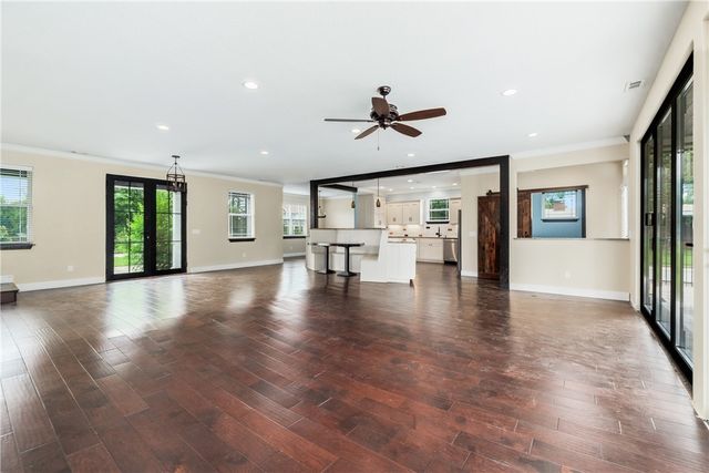 212 NW G Street, Bentonville, AR 72712