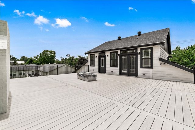 212 NW G Street, Bentonville, AR 72712