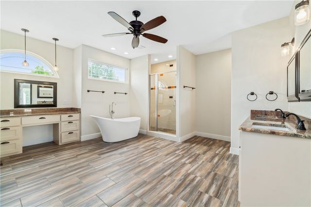 212 NW G Street, Bentonville, AR 72712