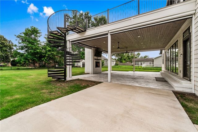 212 NW G Street, Bentonville, AR 72712