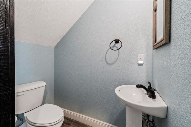 212 NW G Street, Bentonville, AR 72712