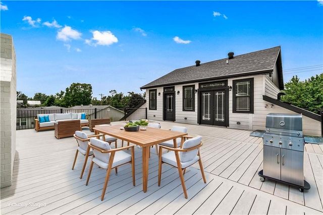 212 NW G Street, Bentonville, AR 72712