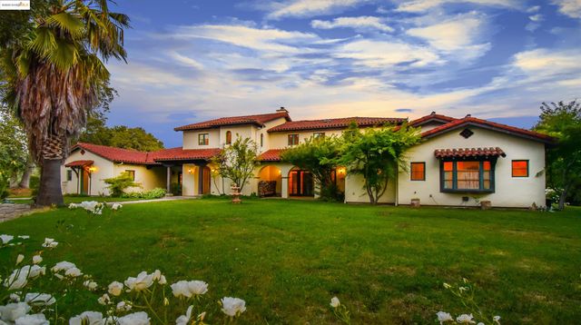 26255 Powell Ranch Rd, Sonora, CA 95370