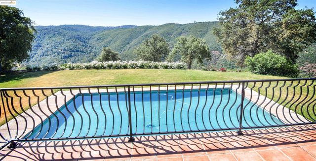 26255 Powell Ranch Rd, Sonora, CA 95370