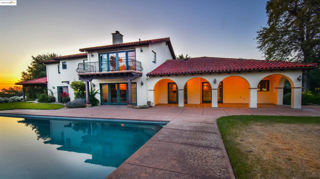 26255 Powell Ranch Rd, Sonora, CA 95370