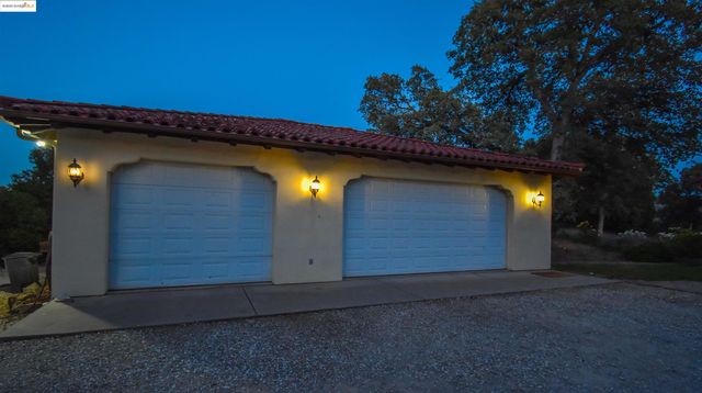 26255 Powell Ranch Rd, Sonora, CA 95370