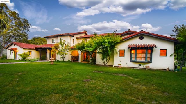 26255 Powell Ranch Rd, Sonora, CA 95370