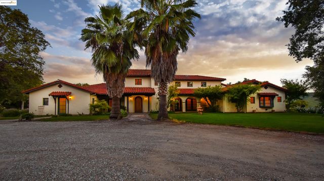 26255 Powell Ranch Rd, Sonora, CA 95370