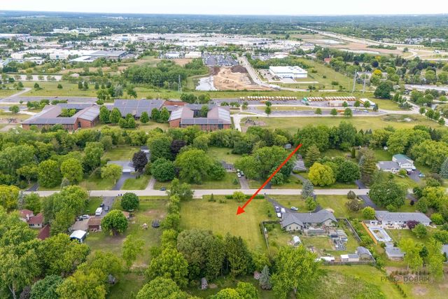 16655 W Applewood Court, Gurnee, IL 60031