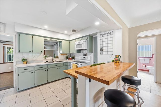 3611 9TH AVENUE N, St Petersburg, FL 33713