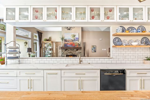 49 N Inwood Heights, San Antonio, TX 78248