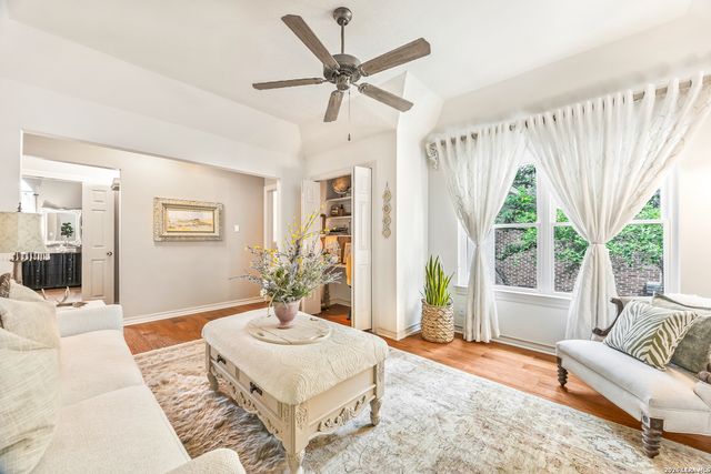 49 N Inwood Heights, San Antonio, TX 78248